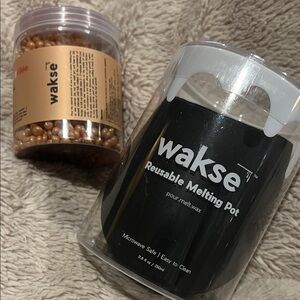 Wakse Reusable Melting Pot with Gold Wax Beads